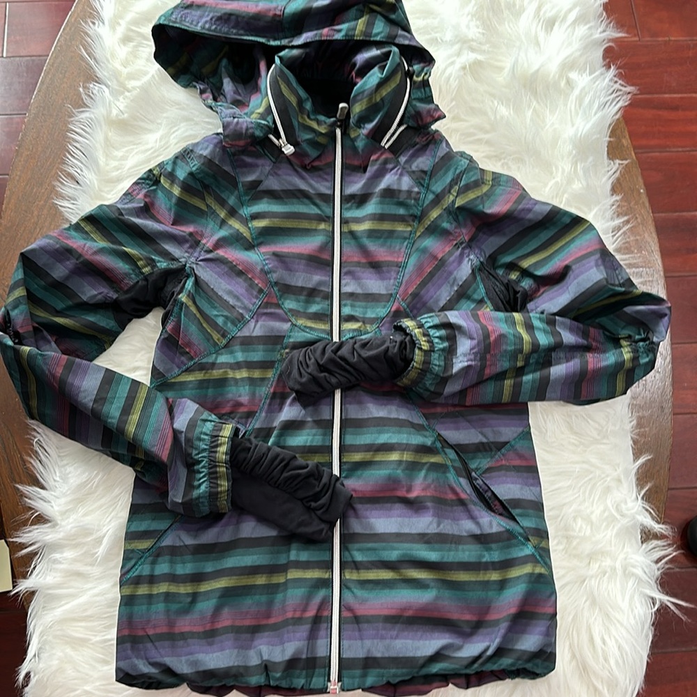 LULULEMON Athletica Hustle Jacket Multi Poncho Stripe $228/SPECIAL EDITION 2012'